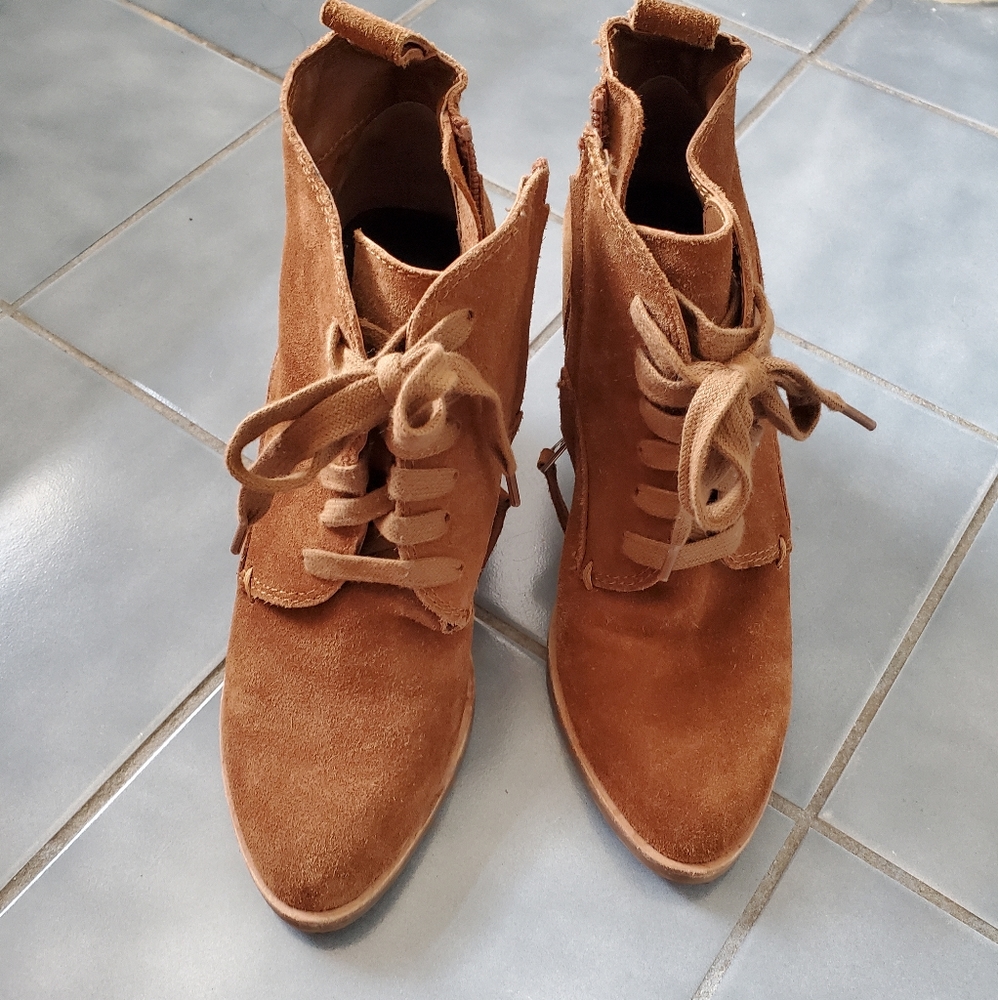 Cognac suede booties - Picture 3 of 4